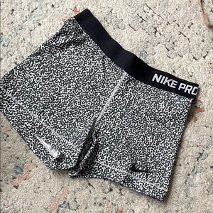 Nike Pro Women's Black and White Patterned Shorts